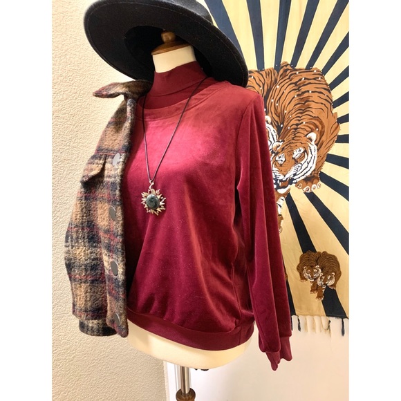🌈 Amazing Vintage Velvet Top - Picture 8 of 8